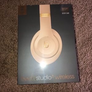 NEVER OPENED Beats Studio 3 Wireless Gold